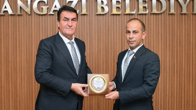 Azerbaycan’dan Başkan Mustafa Dündar’a teşekkür