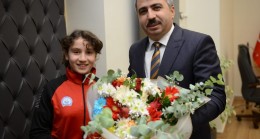 Bursa Yıldırım’da Başkan Yılmaz şampiyonları ağırladı