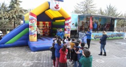 Gaziantep'te çocuklara 'tır dolusu mutluluk'