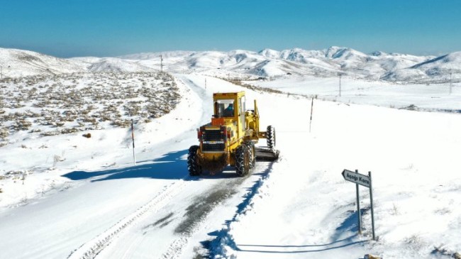 Malatya’da karla etkin mücadele… Kapalı yol kalmadı