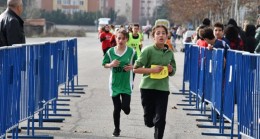 Silivri’de okullar arası Atatürk Koşusu düzenlendi