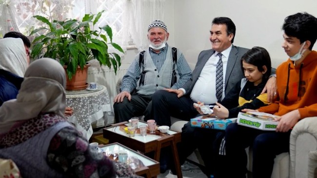 Bursa Osmangazi’de Başkan Dündar gönülleri fethetti