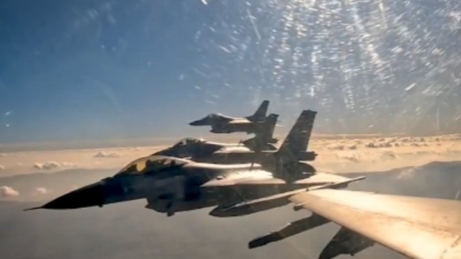 F-16’lardan gerçek mühimmatla tam isabet!