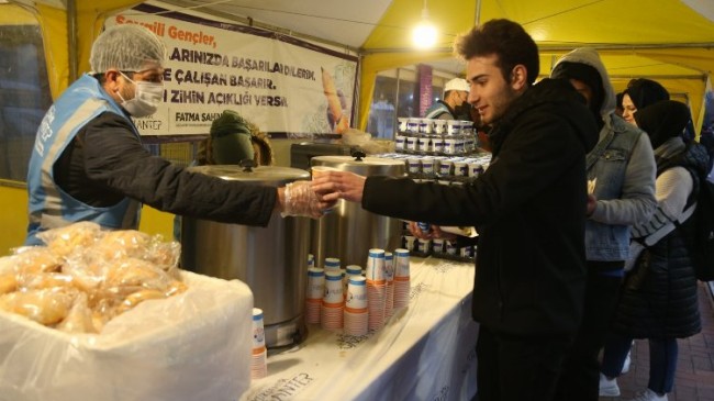 Gaziantep’ten üniversitelilere sınav dönemi yemek desteği