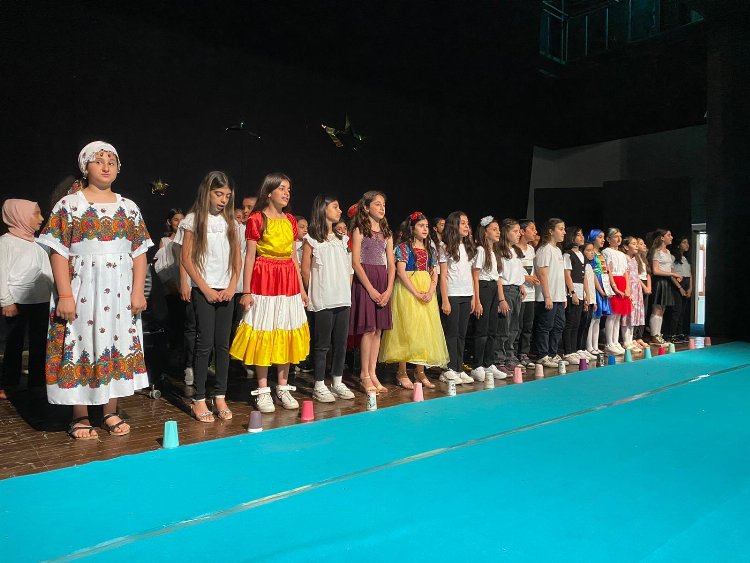 Şehit İlhan Varank Ortaokulu'ndan İngilizce müzikal