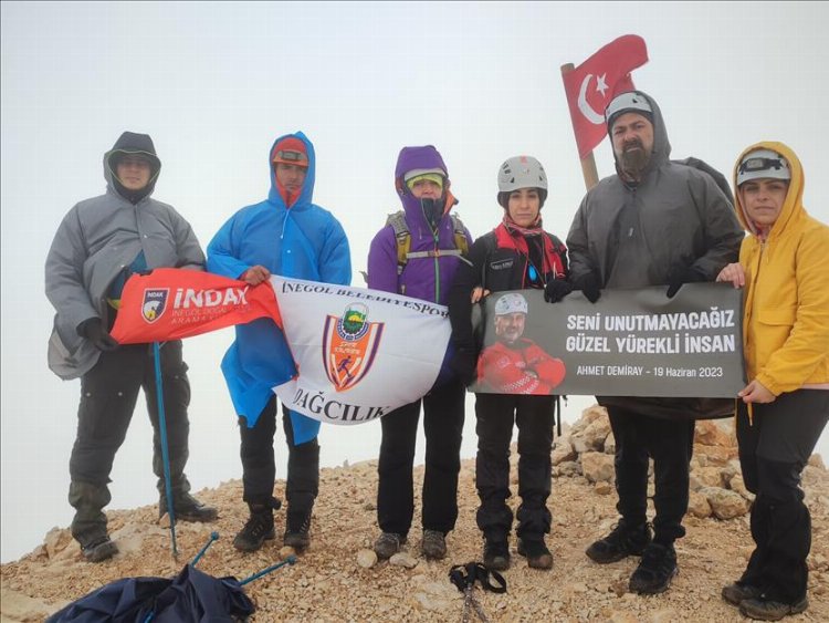 Bursa İnegöllü dağcılar zirveye yürüdü