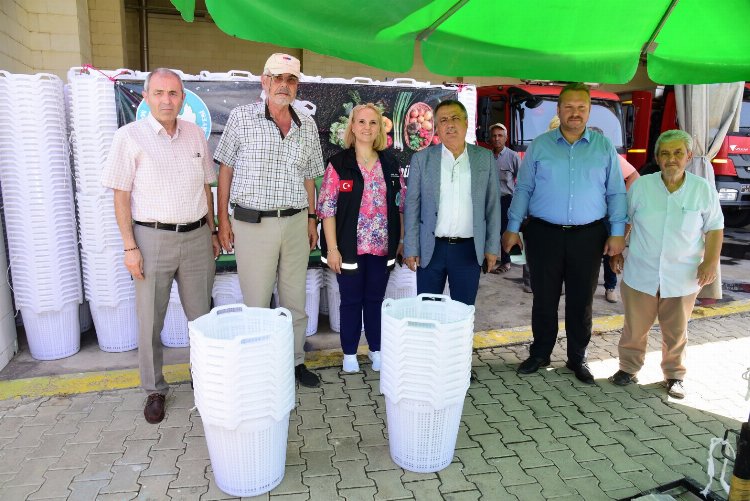 Manisa’da üreticilere sepetlerin dağıtımı sürüyor