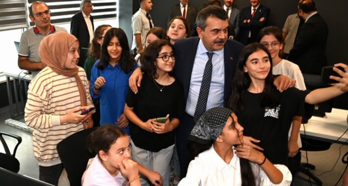 Bakan Tekin Konya'da eğitim ve spor tesisleri açılışları yaptı