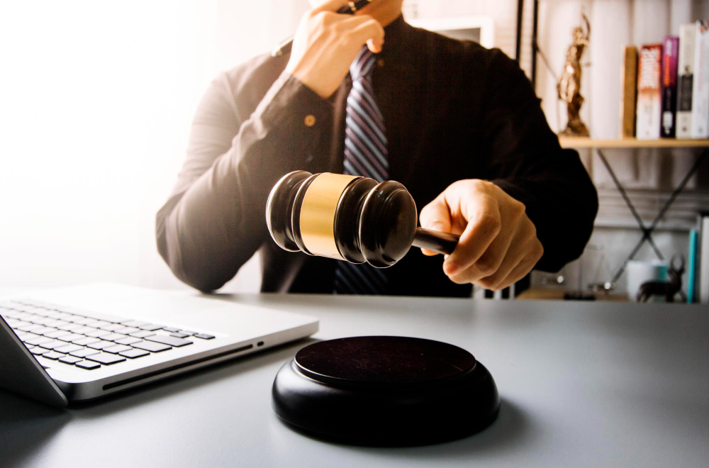 Ecrimisil Davası: Gayrimenkulün Haksız Kullanımı ve Tazminat